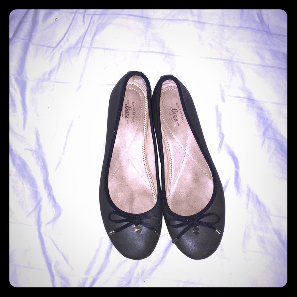 G.H. Bass & Co Olive Flats